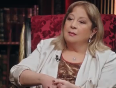 سمية الالفي تكشف عن علاقتها بـ فاروق الفيشاوي بعد الطلاق